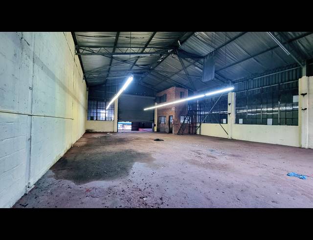 670M² WORKSHOP TO LET IN QUEENSMEAD INDUSTRIA